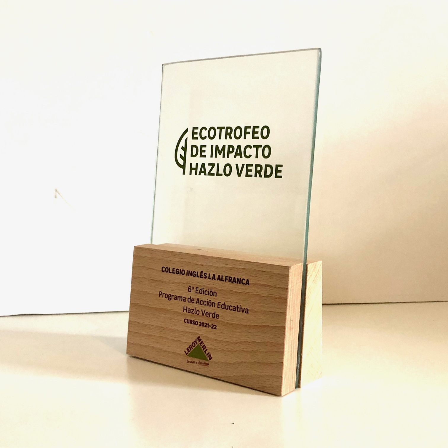 Trofeo modelo Minimal de Simbolika Awards